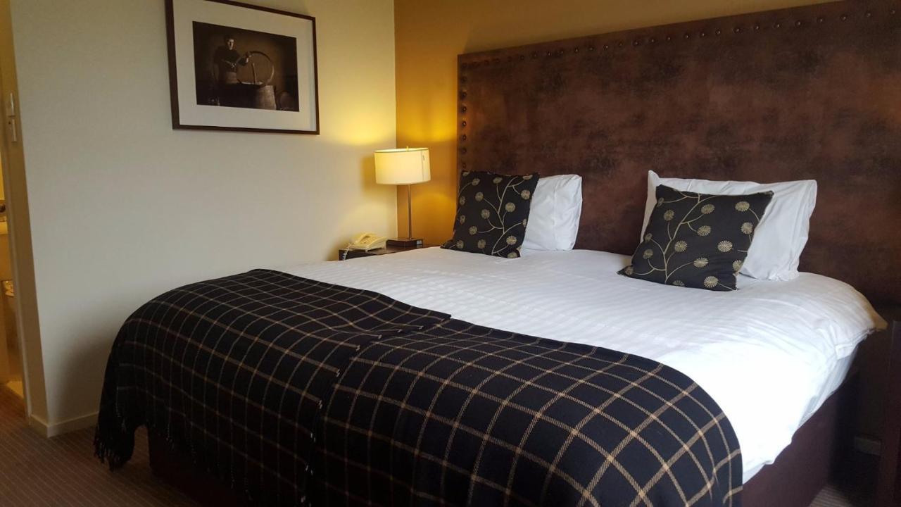 Eight Acres Hotel Elgin Extérieur photo