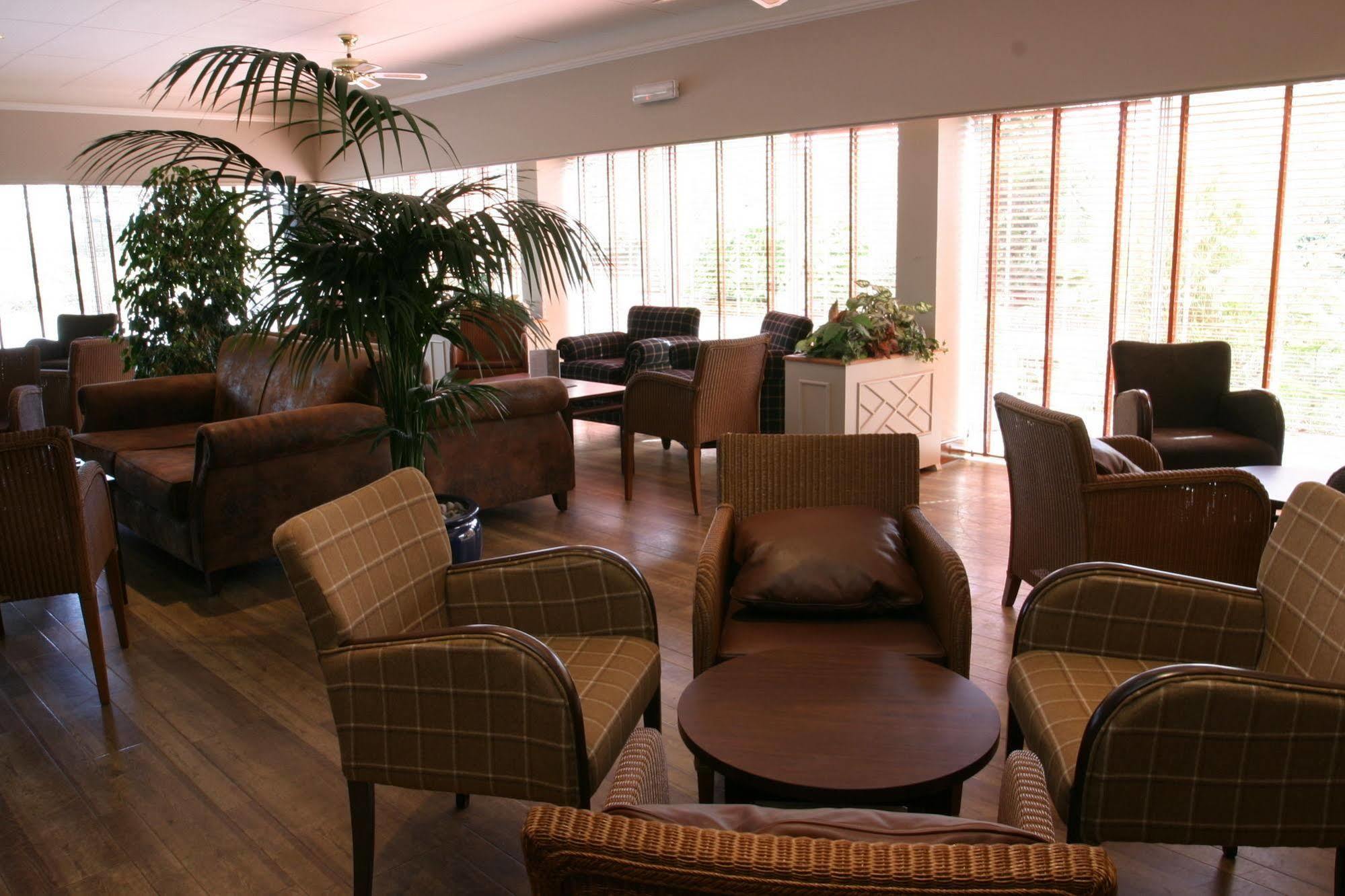 Eight Acres Hotel Elgin Extérieur photo